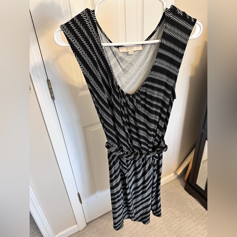 SALE!! Ann Taylor LOFT Chevron pattern Casual Dress Size Small